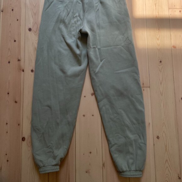 Aritzia TNA cozy AF sage green sweat pants size XS - Picture 2 of 2